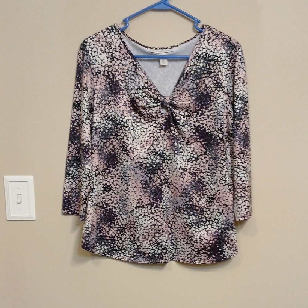 Stylish Women's V-Neck Blouse in Black and Pink
